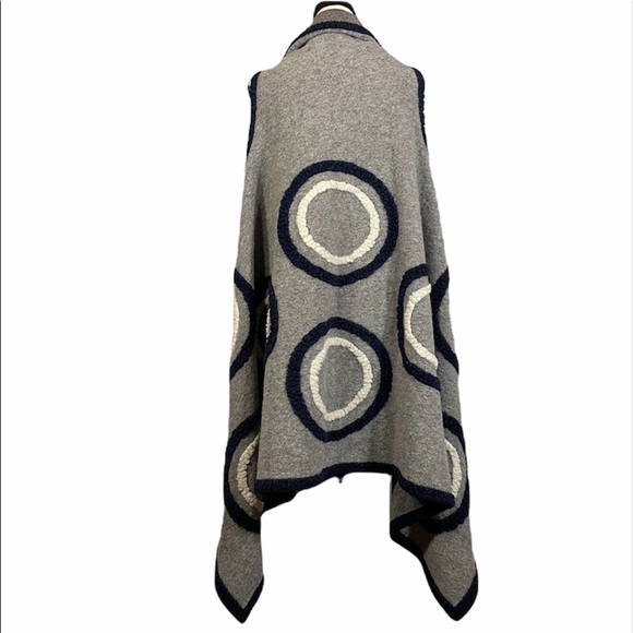 NWT Aris. A Wool Blend Circle Knit Design Open Front Sleeveless Sweater Duster - Picture 7 of 16